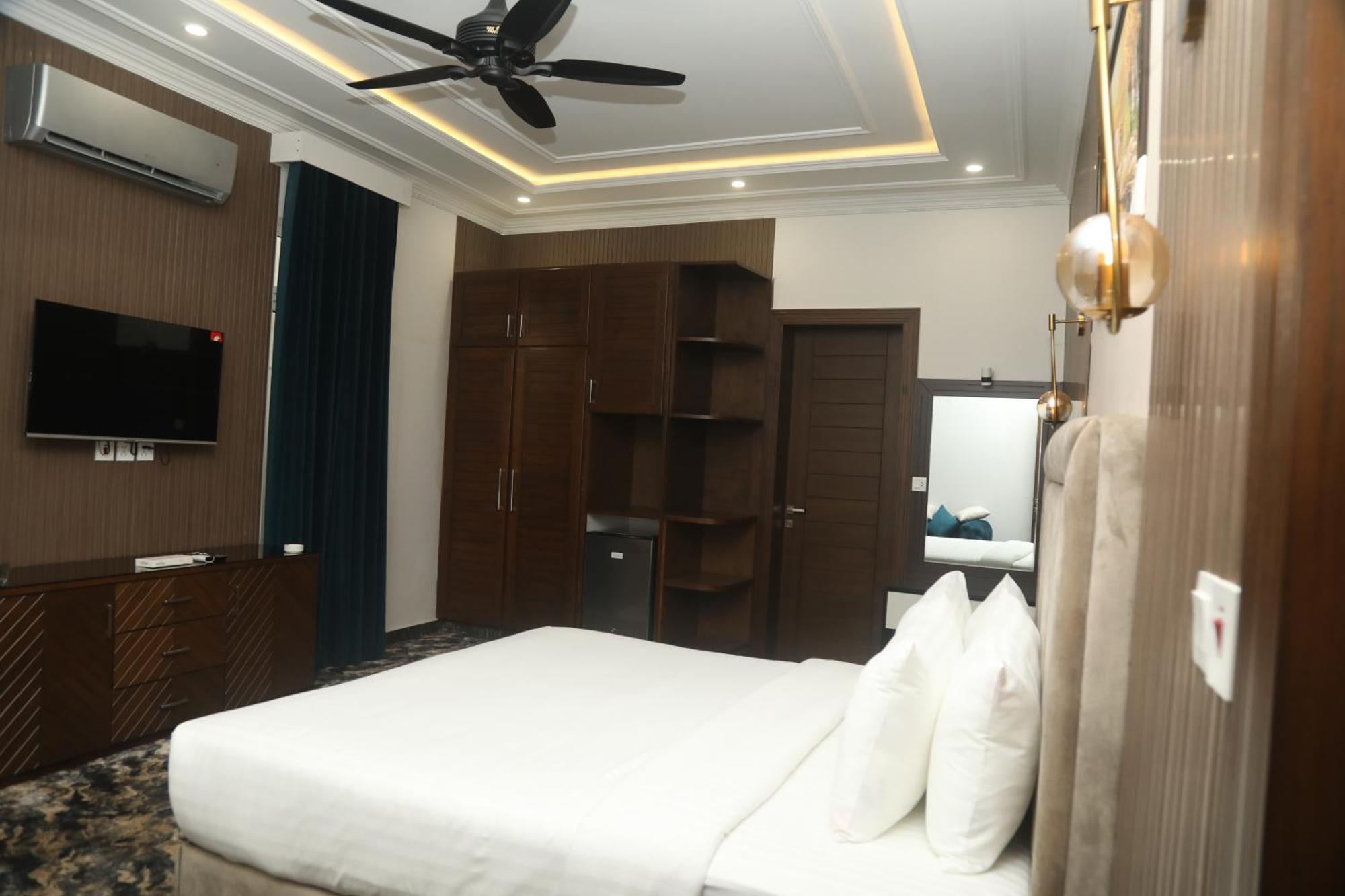 Swarg Hotel Sahiwal Exterior foto
